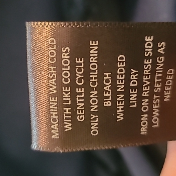 NWOT Dark blue romper Trixxi clthing Co with floral pattern size L - Picture 12 of 14